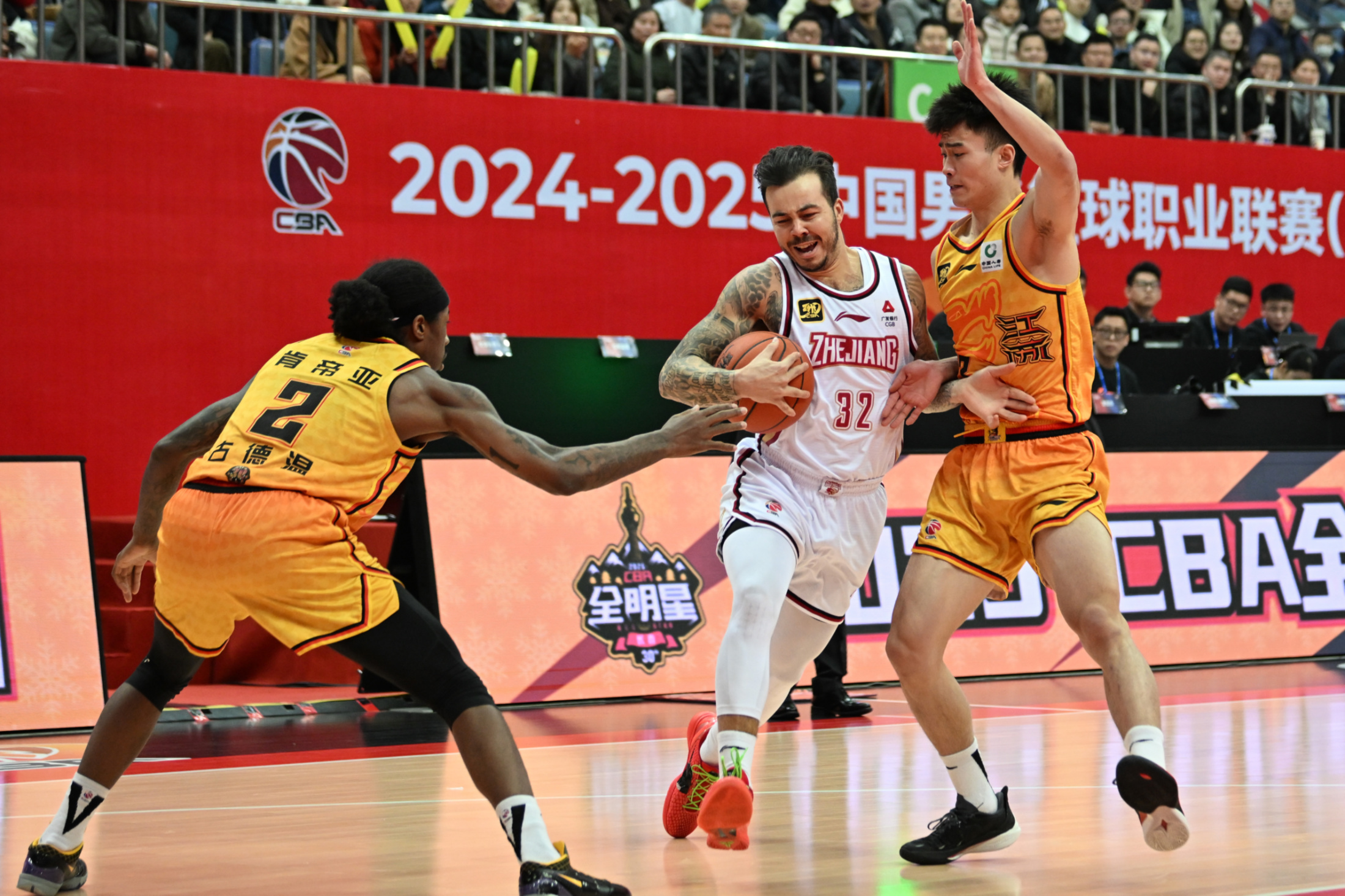 关于赛地聚焦——NBA总决赛窗口期热度飙升,山东男篮临场应变,媒体盛赞,球探报告显示潜力的信息-开云线上娱乐